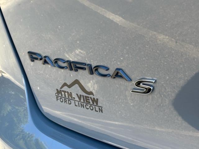 used 2022 Chrysler Pacifica Hybrid car, priced at $22,057