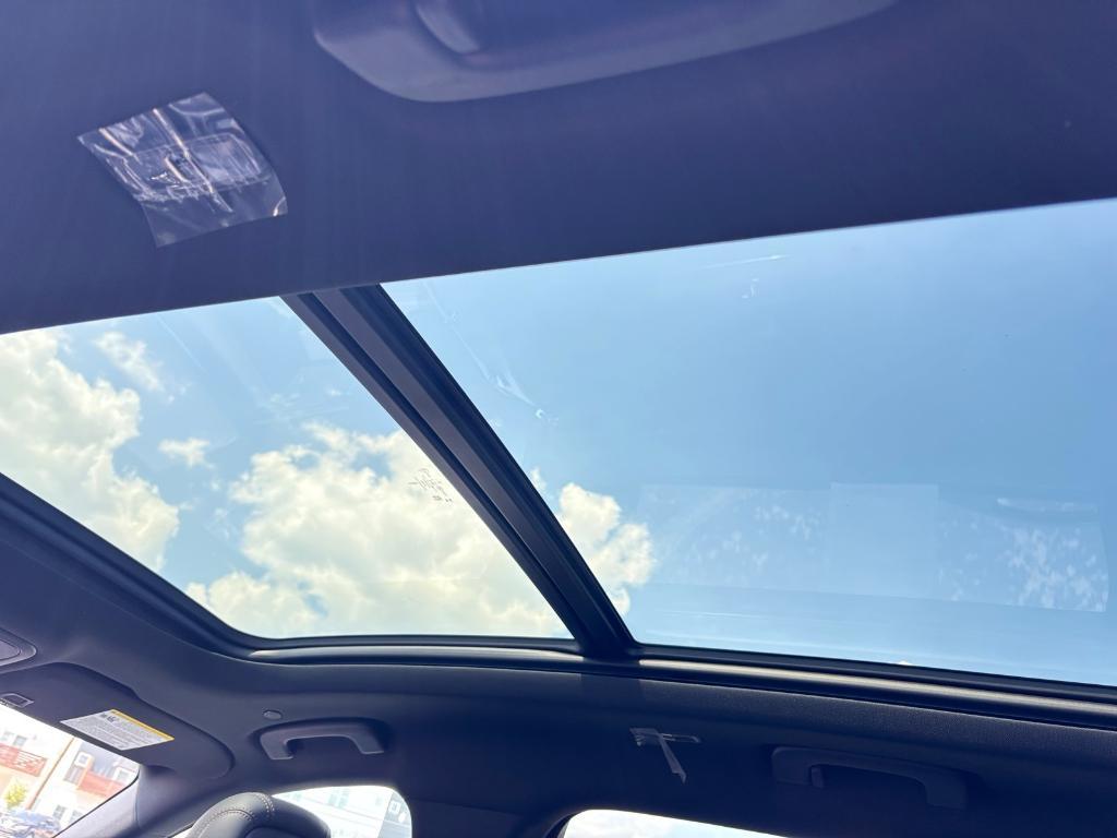 new 2025 Lincoln Nautilus car