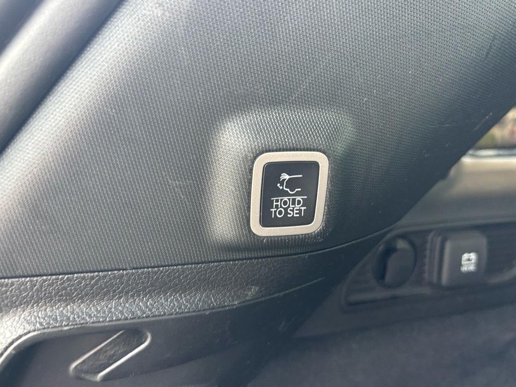 used 2022 Jeep Grand Cherokee car, priced at $34,981