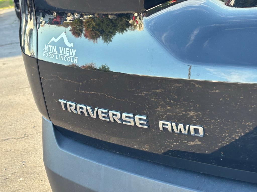 used 2023 Chevrolet Traverse car, priced at $27,053