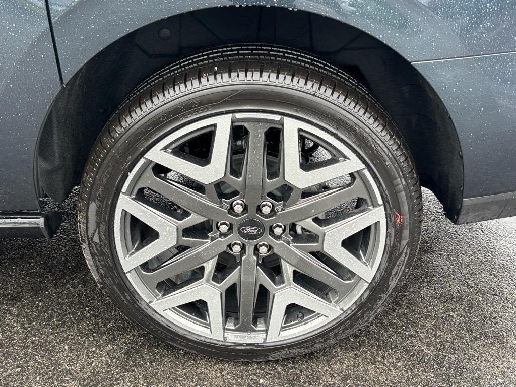 new 2025 Ford Expedition Max car, priced at $91,490