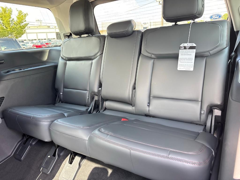 new 2025 Ford Expedition car, priced at $69,013