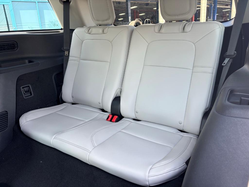 new 2025 Lincoln Aviator car, priced at $58,990