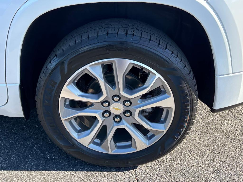 used 2021 Chevrolet Traverse car, priced at $22,098