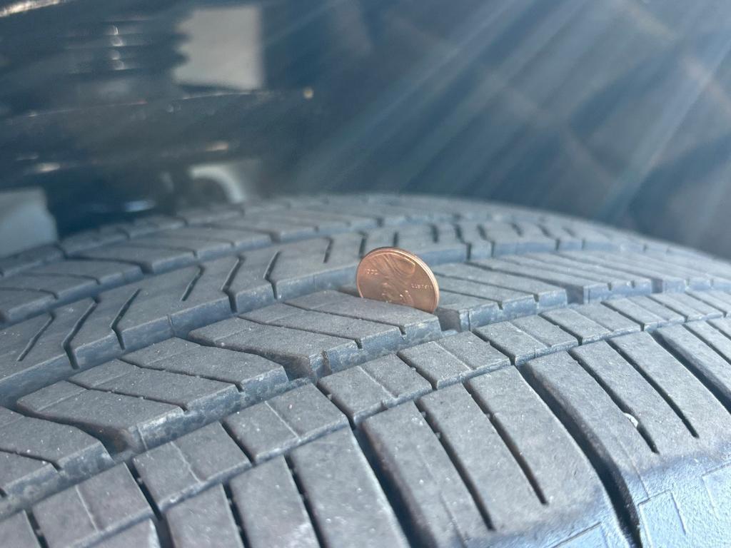 used 2021 Chevrolet Traverse car, priced at $22,098