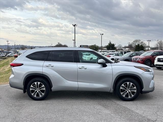 used 2022 Toyota Highlander Hybrid car, priced at $34,185