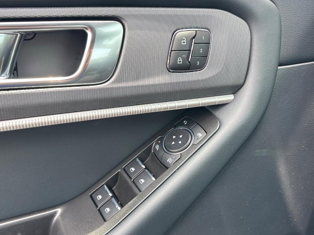 new 2025 Ford Explorer car