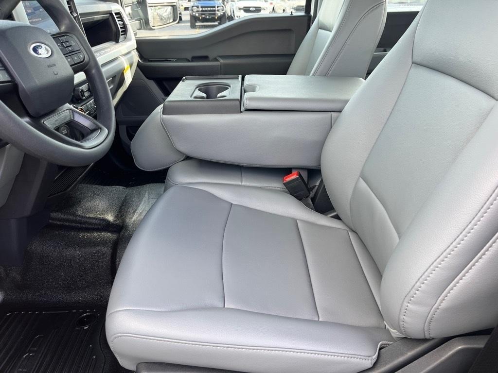 new 2025 Ford F-250 car, priced at $47,557