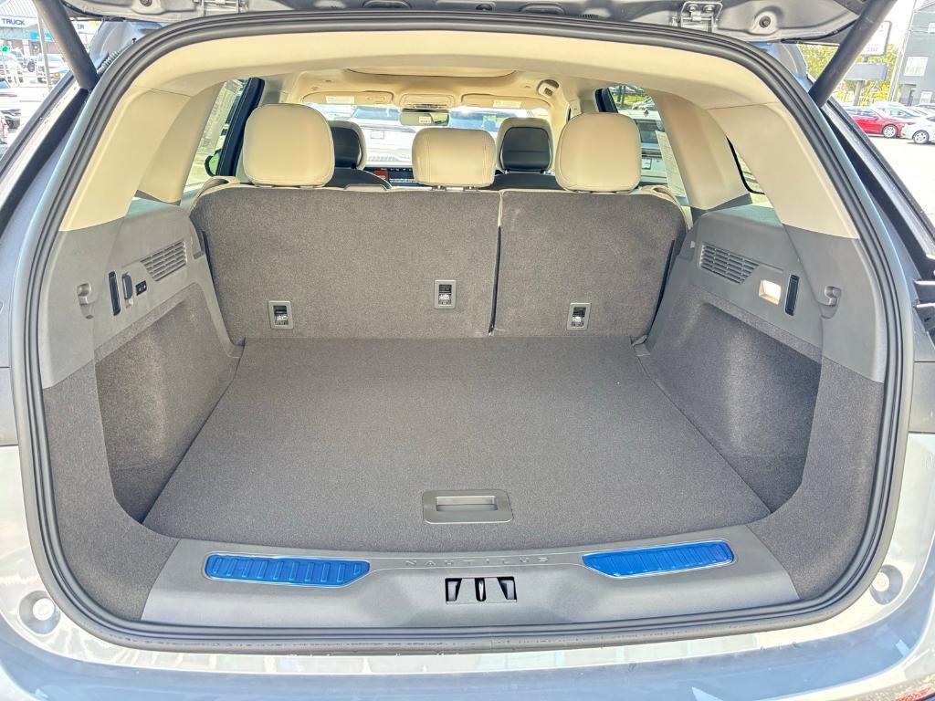 new 2025 Lincoln Nautilus car, priced at $66,525