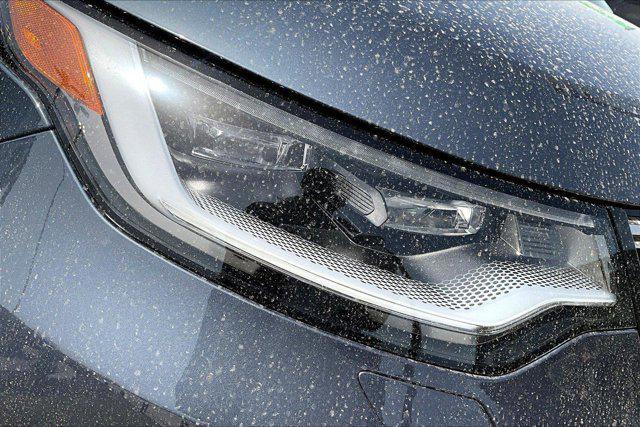 new 2025 Land Rover Discovery car, priced at $66,642