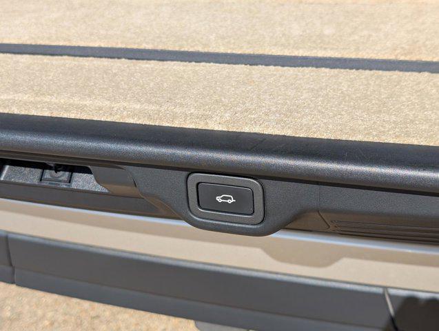 used 2015 Land Rover Range Rover car, priced at $21,886