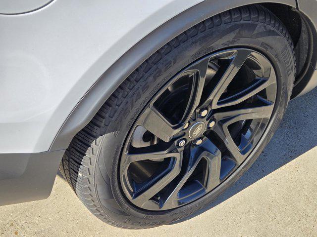 used 2025 Land Rover Discovery car, priced at $56,869