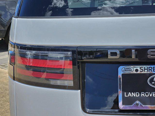 new 2025 Land Rover Discovery car, priced at $78,711
