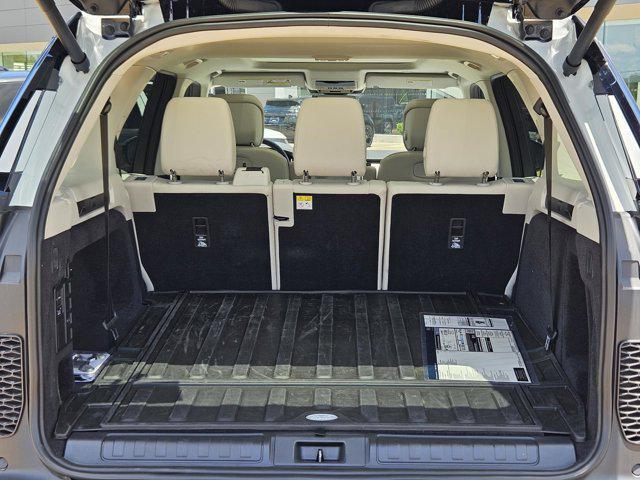 new 2025 Land Rover Discovery car, priced at $78,711