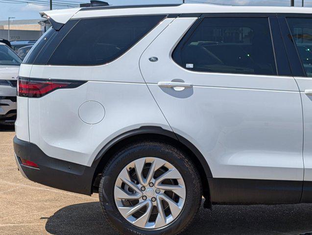 new 2025 Land Rover Discovery car, priced at $65,211