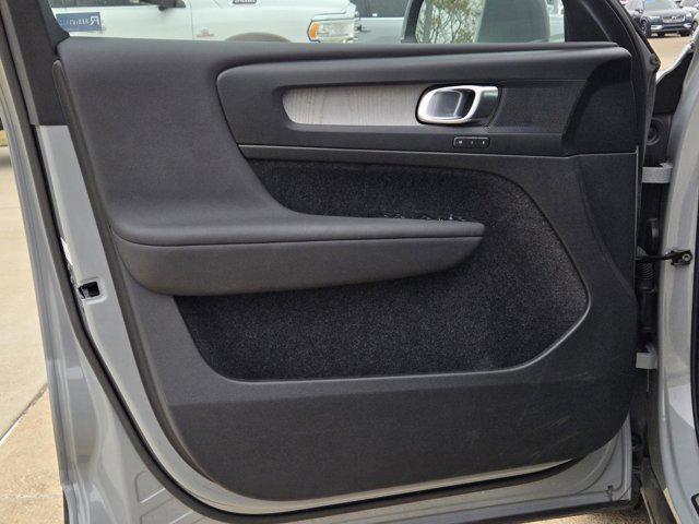 used 2025 Volvo XC40 car, priced at $32,626