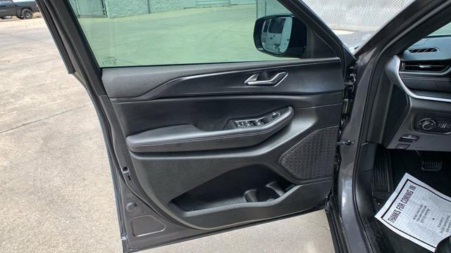 used 2025 Jeep Grand Cherokee car, priced at $37,799