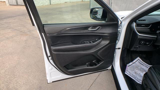 used 2024 Jeep Grand Cherokee car, priced at $31,999