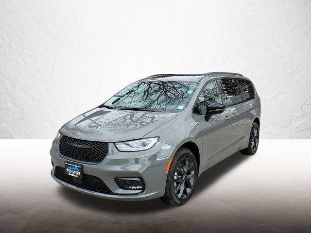 new 2025 Chrysler Pacifica car, priced at $57,929