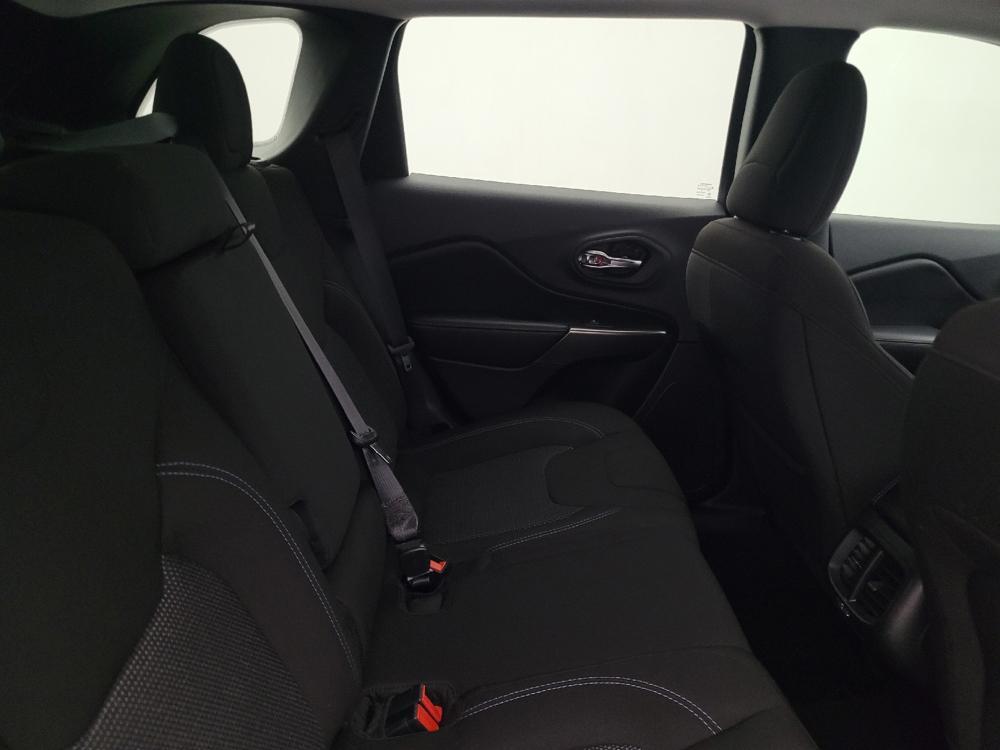 used 2020 Jeep Cherokee car, priced at $17,095