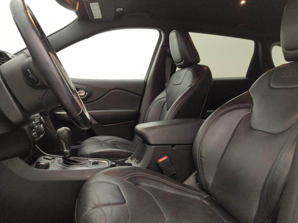 used 2019 Jeep Cherokee car, priced at $18,195