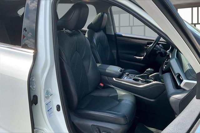 used 2021 Toyota Highlander car, priced at $34,779