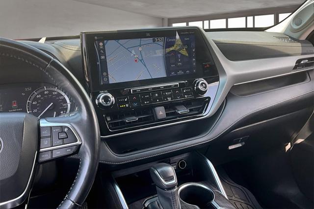used 2021 Toyota Highlander car, priced at $34,779