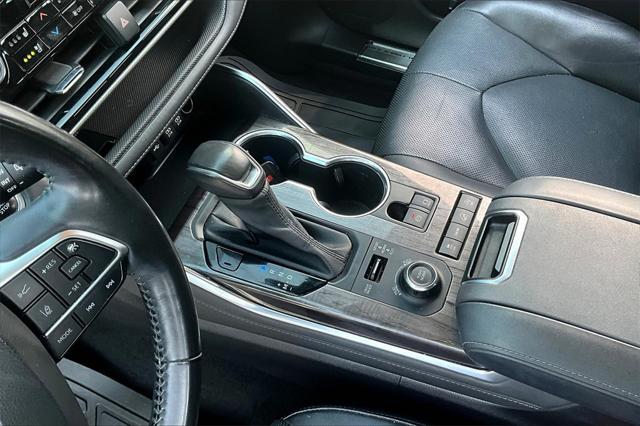 used 2021 Toyota Highlander car, priced at $34,779