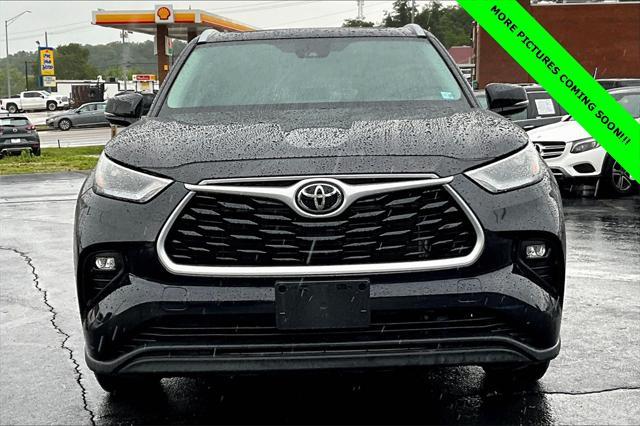 used 2022 Toyota Highlander car, priced at $34,956
