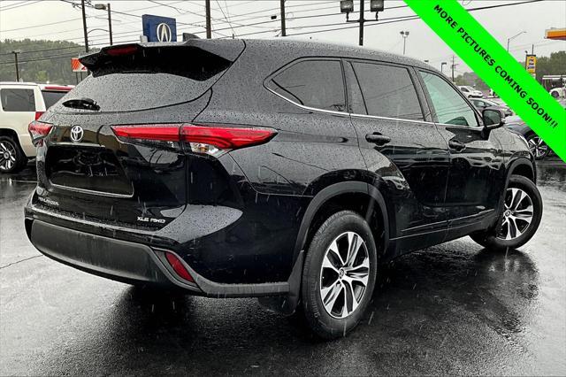 used 2022 Toyota Highlander car, priced at $34,956