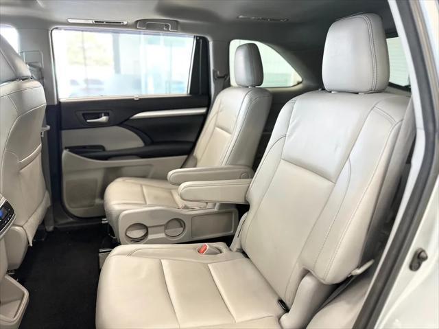 used 2018 Toyota Highlander car, priced at $25,595