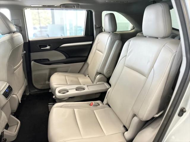 used 2018 Toyota Highlander car, priced at $25,595