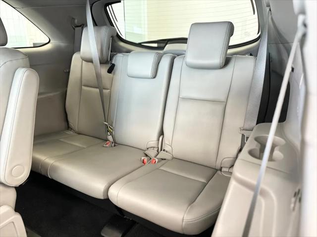 used 2018 Toyota Highlander car, priced at $25,595