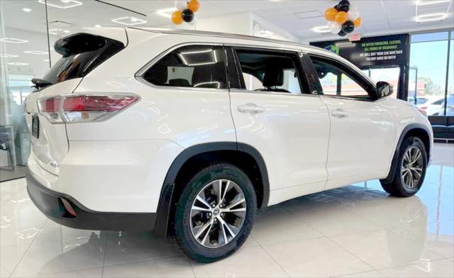 used 2016 Toyota Highlander car, priced at $22,995