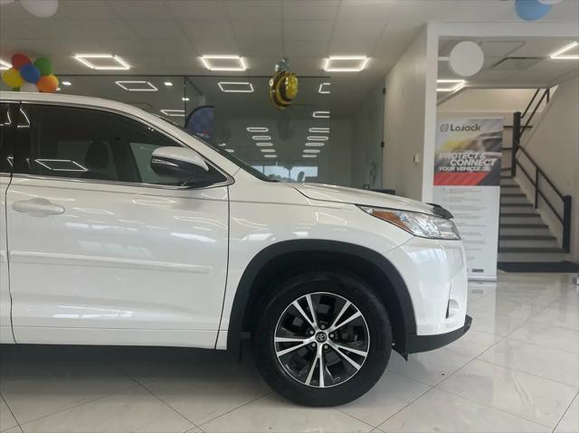used 2017 Toyota Highlander car, priced at $22,895