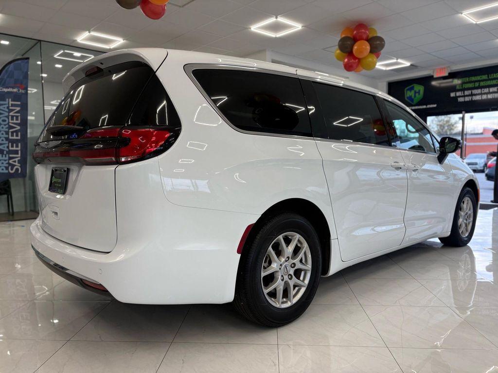 used 2024 Chrysler Pacifica car, priced at $26,995