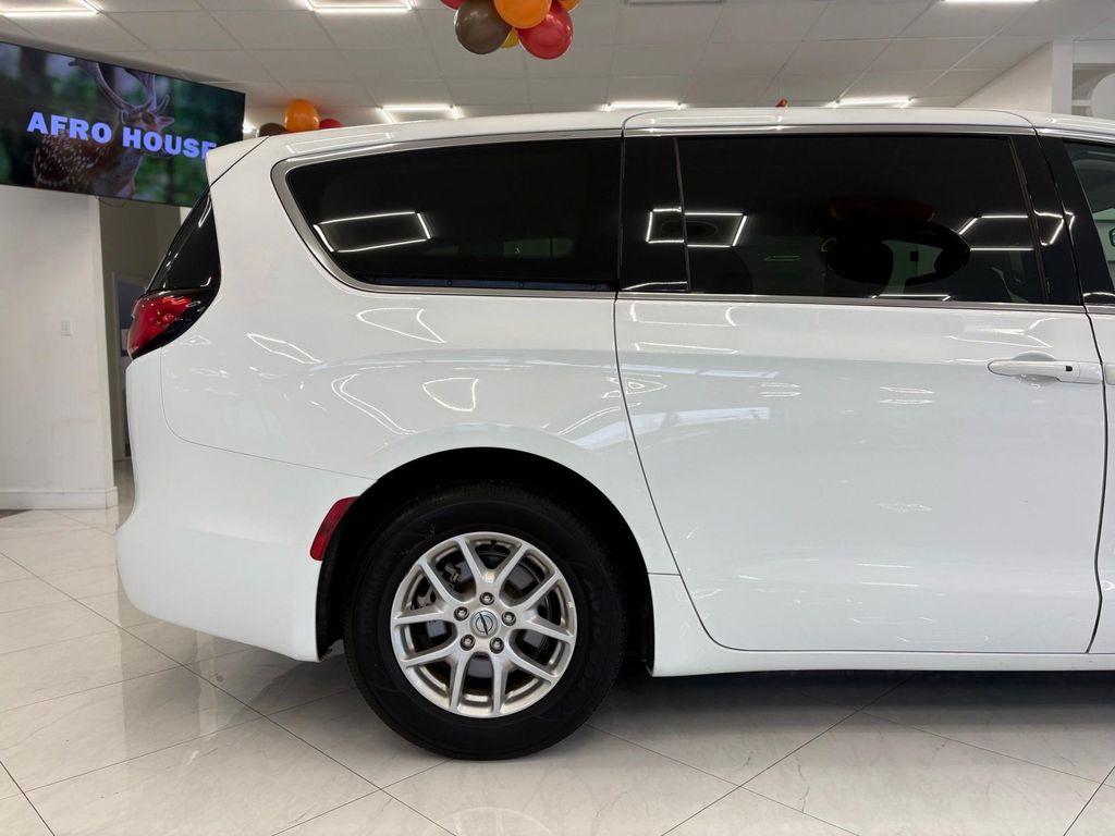 used 2024 Chrysler Pacifica car, priced at $26,995