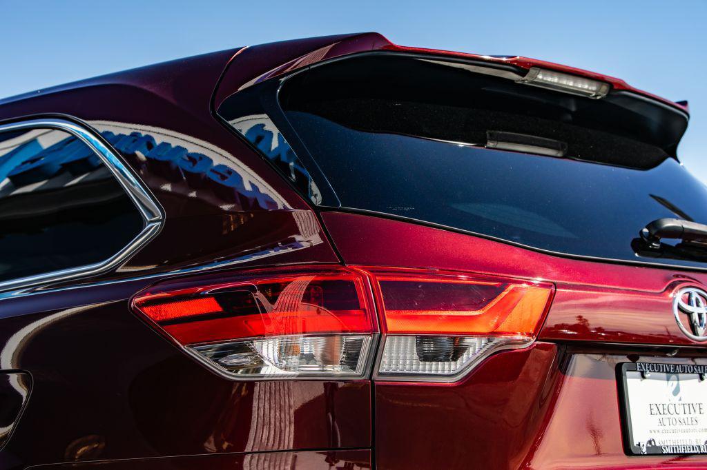 used 2017 Toyota Highlander car, priced at $17,999