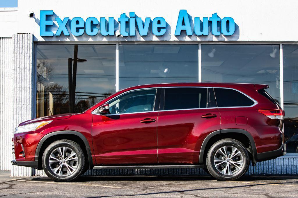 used 2017 Toyota Highlander car, priced at $17,999