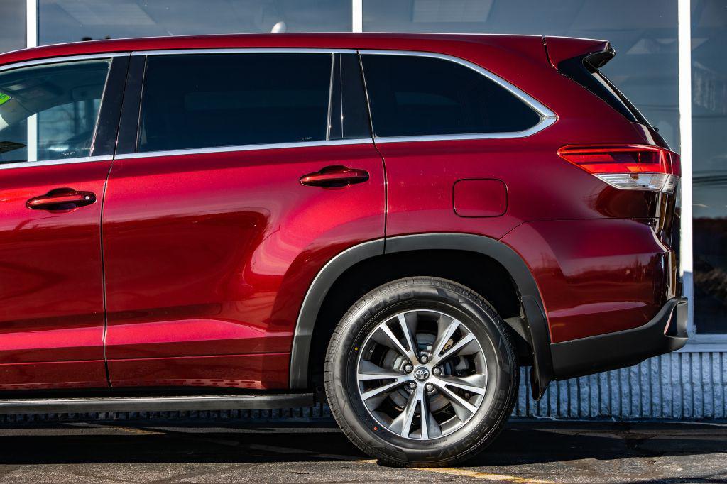 used 2017 Toyota Highlander car, priced at $17,999