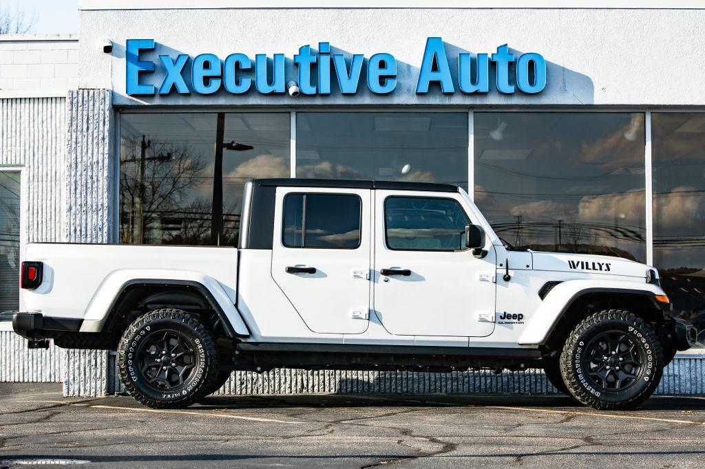 used 2022 Jeep Gladiator car, priced at $32,500