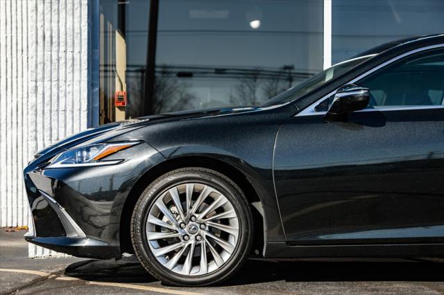 used 2021 Lexus ES 300h car, priced at $32,500