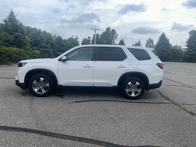 new 2025 Honda Pilot car, priced at $44,820