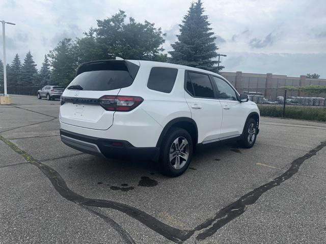 new 2025 Honda Pilot car, priced at $44,820