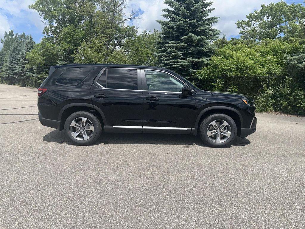 new 2025 Honda Pilot car, priced at $44,944