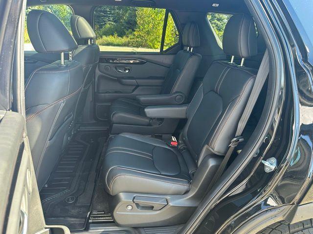 new 2025 Honda Pilot car, priced at $48,932