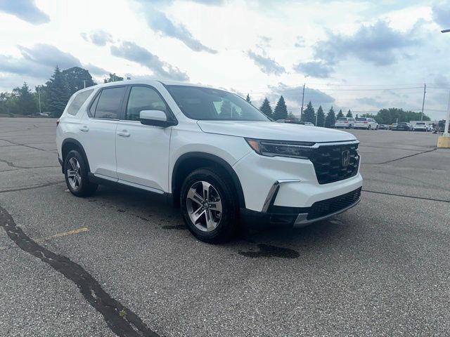 new 2025 Honda Pilot car, priced at $44,068