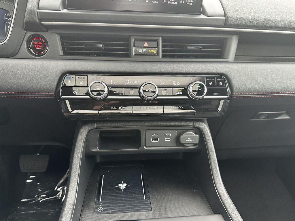 new 2025 Honda Pilot car, priced at $53,644