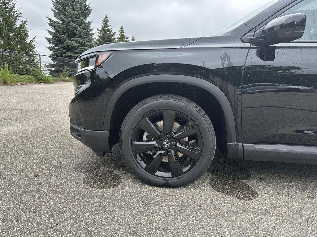 new 2025 Honda Pilot car, priced at $53,644
