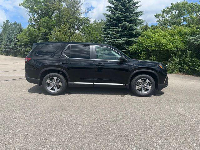 new 2025 Honda Pilot car, priced at $44,740